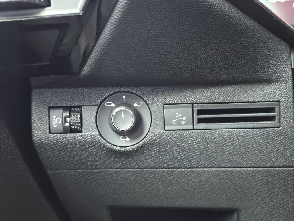 24066854-img19.jpg